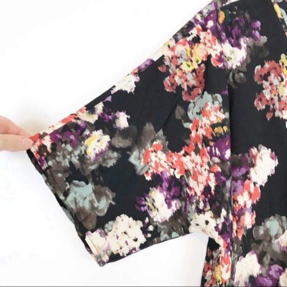 Bobeau Womens Medium Blouse V-Neck Wrap Black Floral Print Top Boho Watercolor - Picture 4 of 8